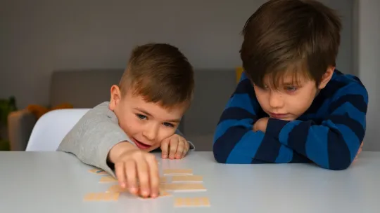 EDUMED_latéralité_enfant