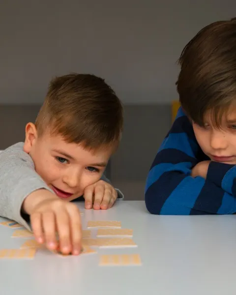 EDUMED_latéralité_enfant